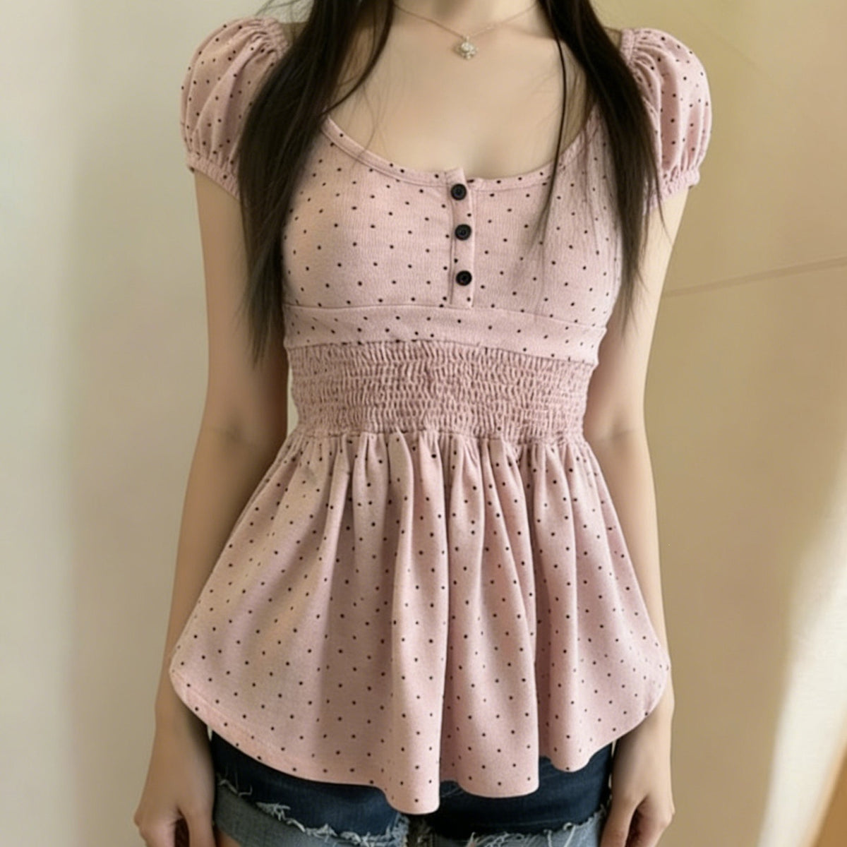 Lady's dotted print T-shirt