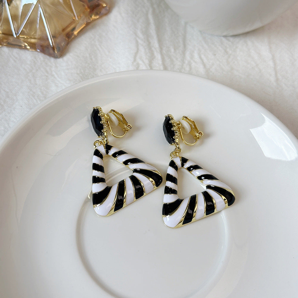 Lustrelace Pearl Ear Clips