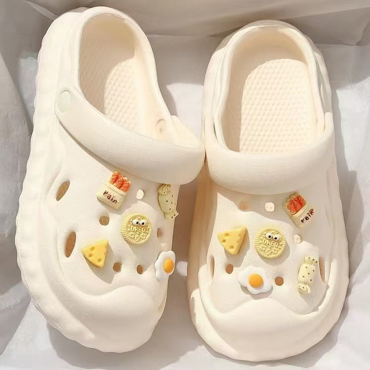Thick-soled clogs can be worn outside
