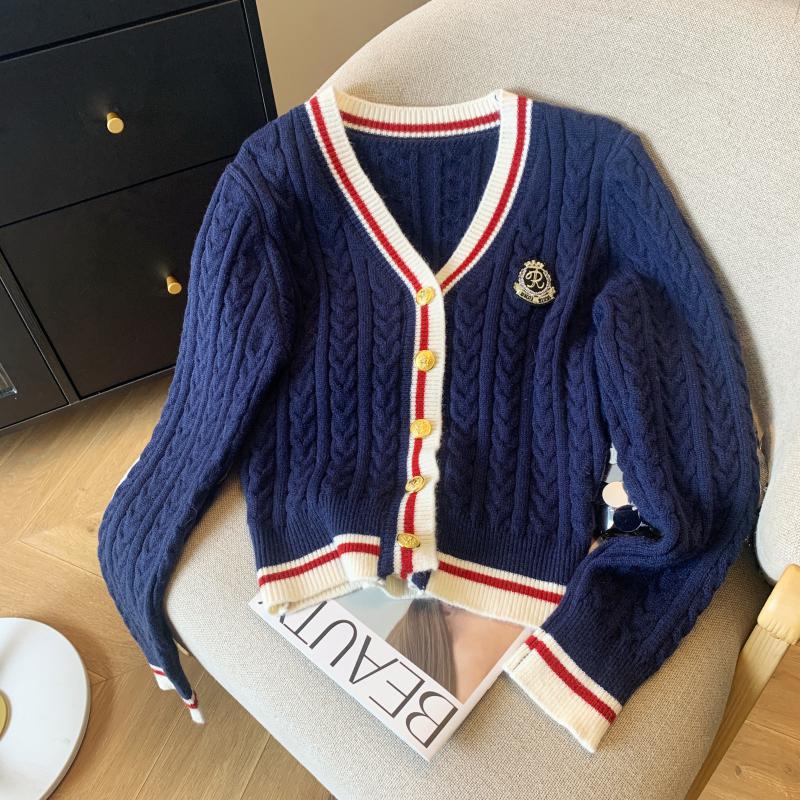 Retro V-neck Cable Knit Cardigan