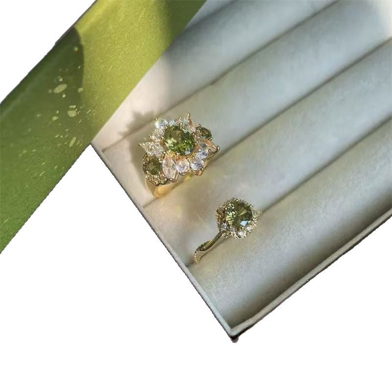 Vintage Olive Green Zircon Open Finger Ring