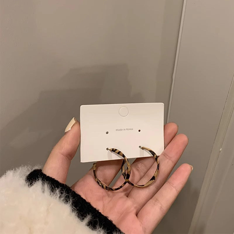 Lirio Charm Bow & Butterfly Earrings