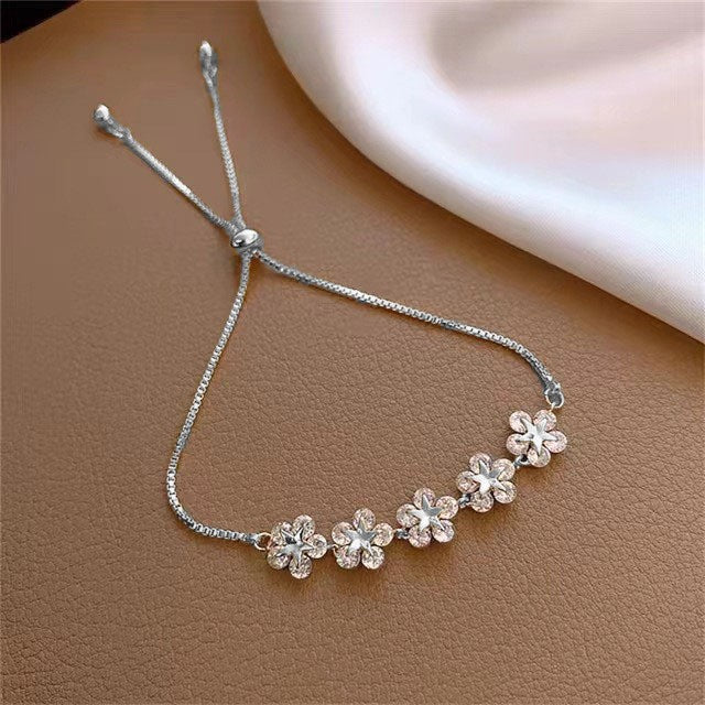 Cool and Elegant Winter Snowflake Exquisite Light Luxury Niche Design Zircon High-End Adjustable Fashion Bracelet