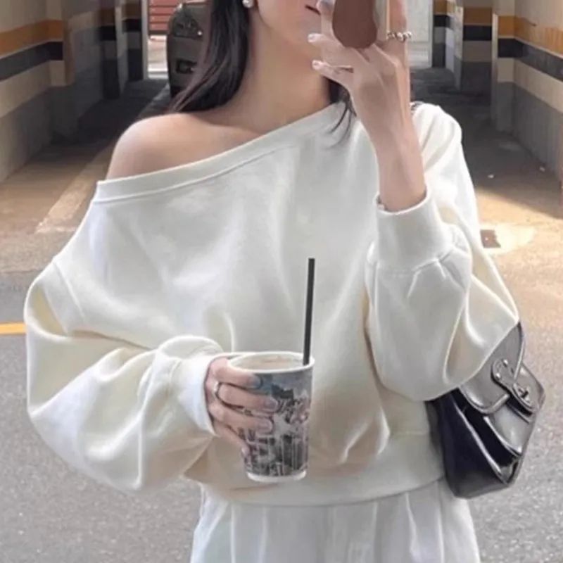 Short-sleeved hoodie for women