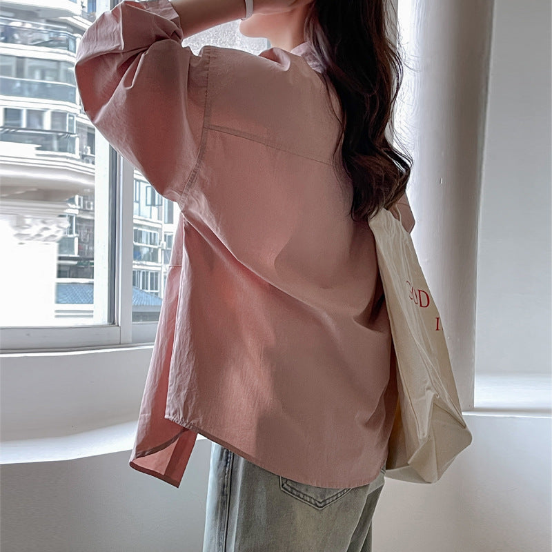 A loose, sun-protective jacket for women