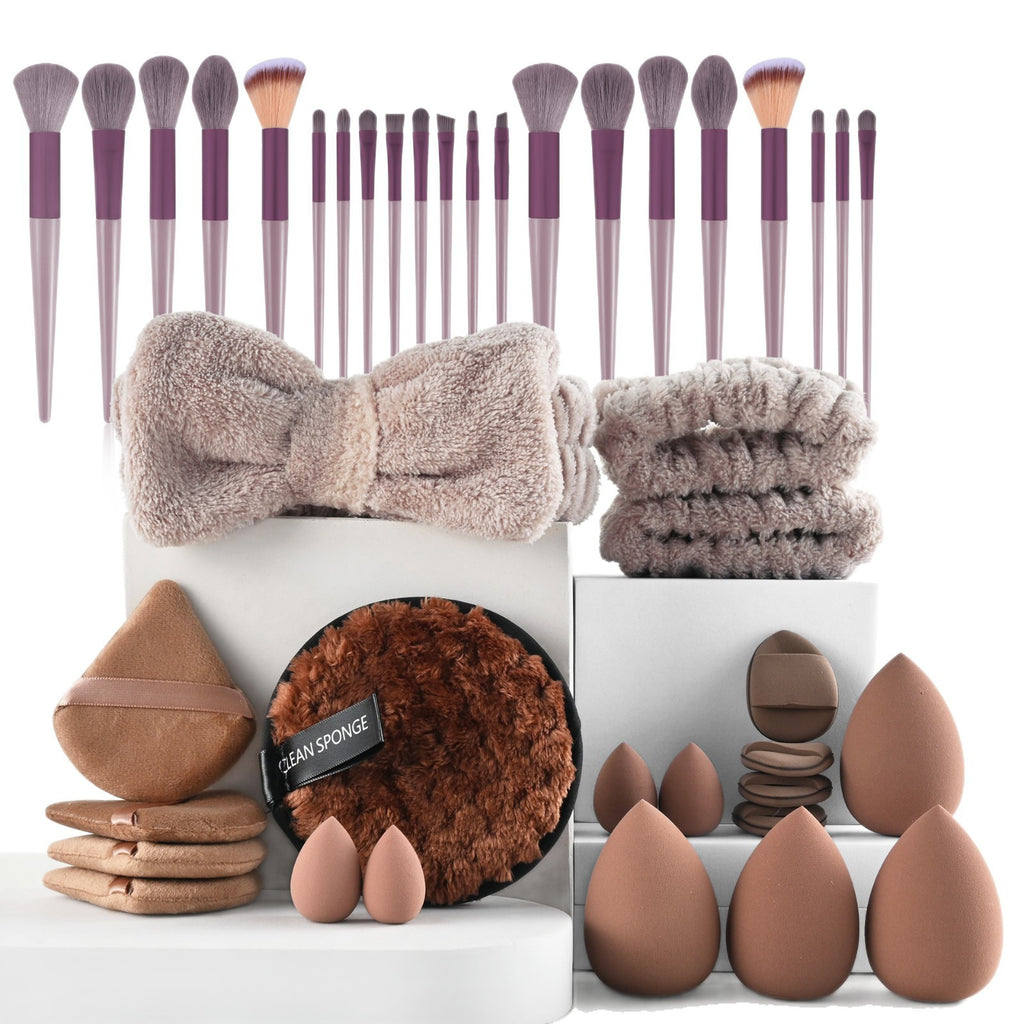 A complete set of 46 brushes