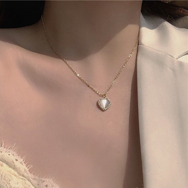 Retro Luxury Butterfly Pearl Pendant Necklace