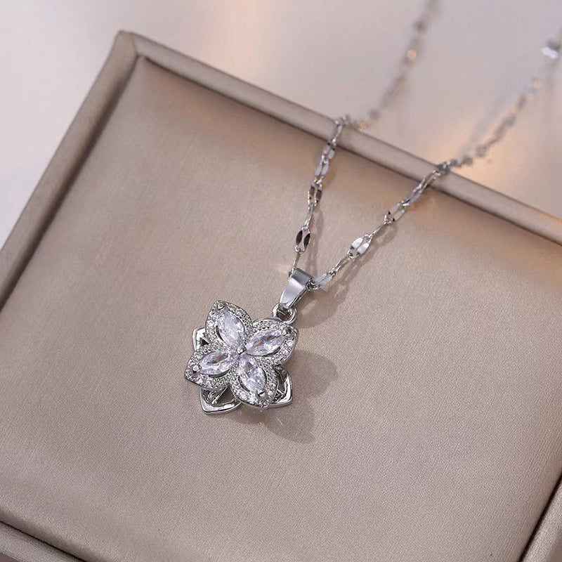 Fashionable retro-style clavicle necklace