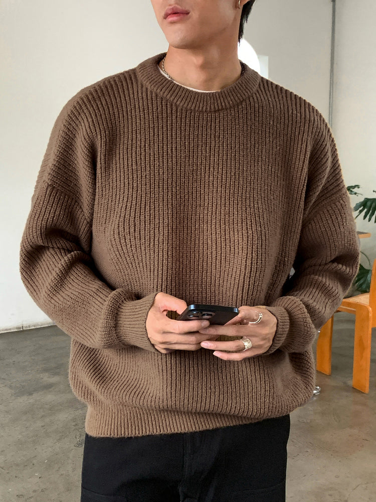 Coarse needle texture round-neck sweater