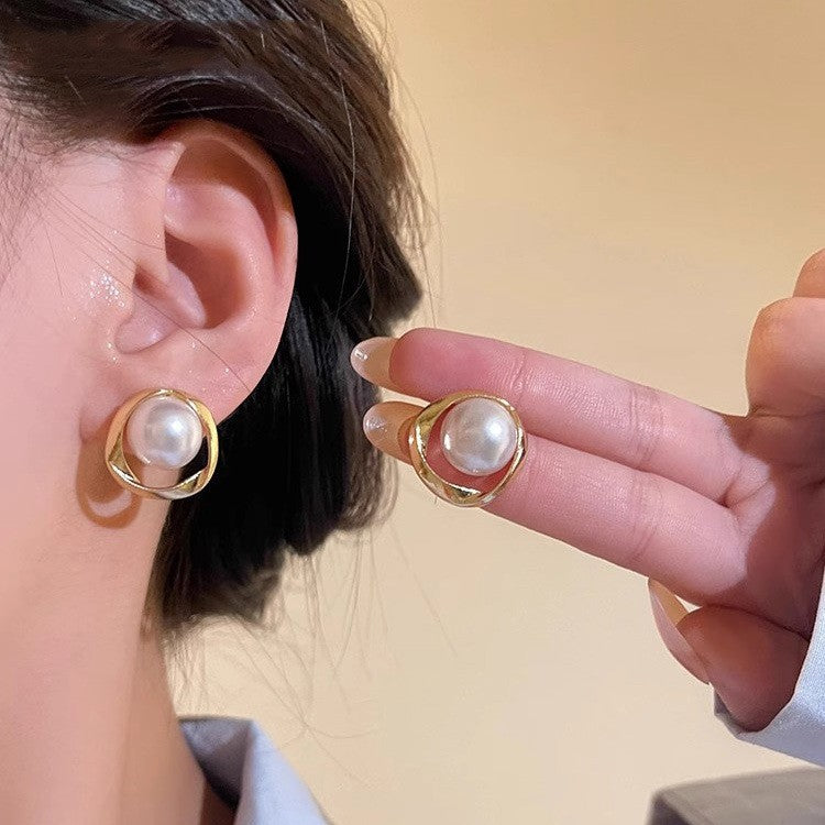 Linea Geometric Metal Earrings