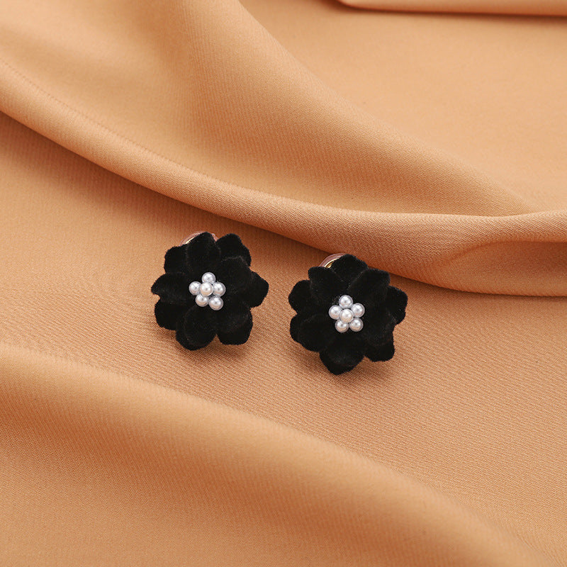 Aurielle Clip-On Pearl Earrings