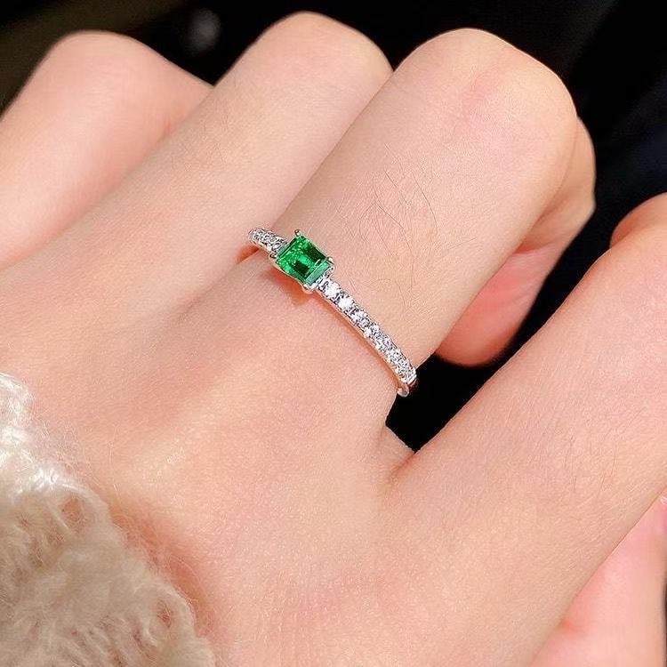 High-end open-ring women's accessory