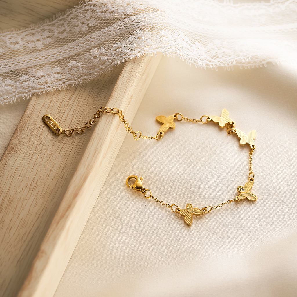 gold bracelet