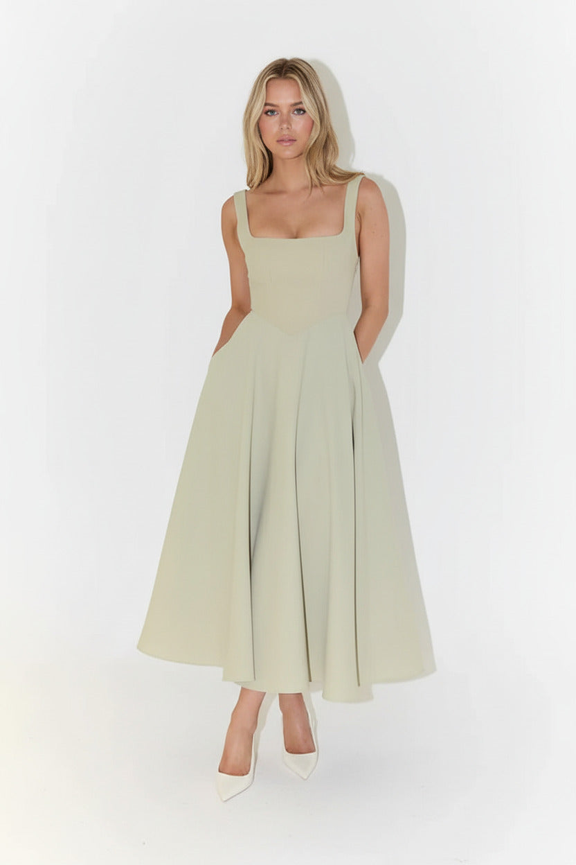 Elegant Sleeveless Midi Dress with Straps