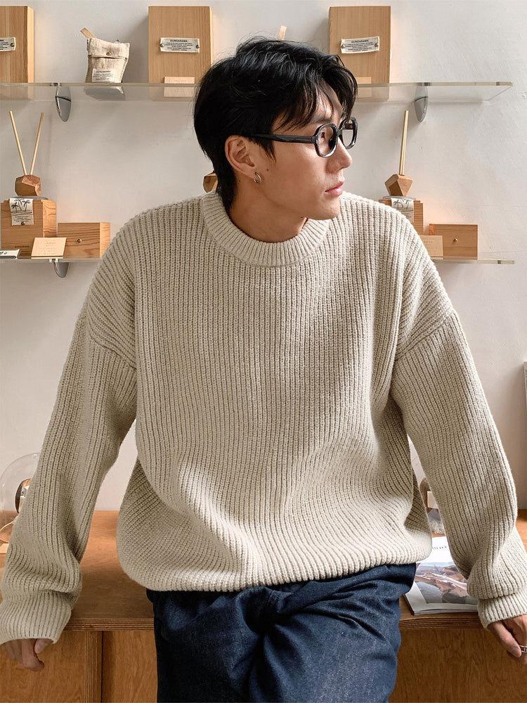 Coarse needle texture round-neck sweater